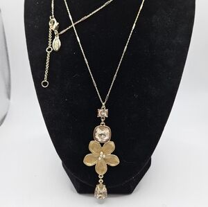 Ann Taylor Gold Floral Pendant Necklace